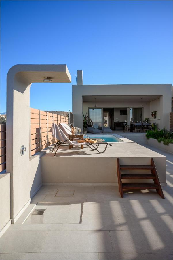 Anasa Luxury Kokkini Hani