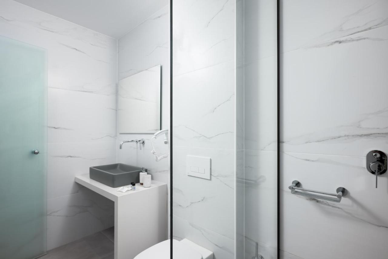 Anasa Luxury * Kokkini Hani